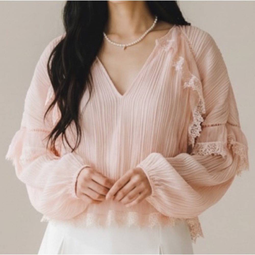 Vintage BCBGMaxazria Peach crinkle pleated Lace Bishop sleeve Sheer blouse